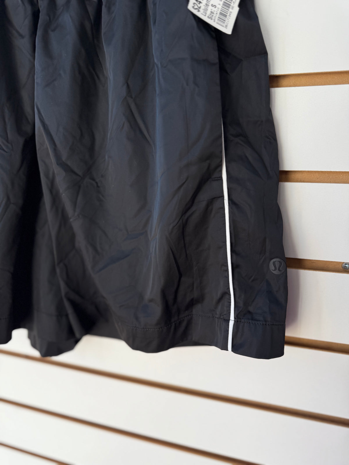 Lululemon black stretch satin shorts size S