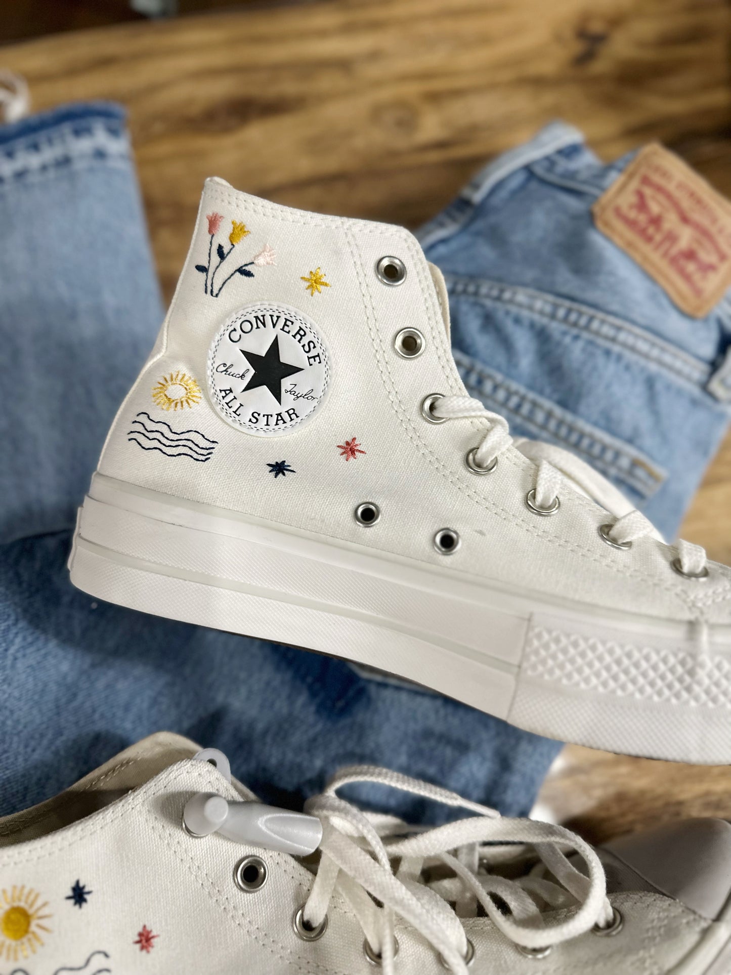 Converse Its Okay to Wander platform sneakers women’s 9