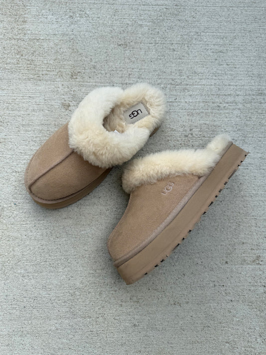 UGG platform disquette slippers size 8 women’s