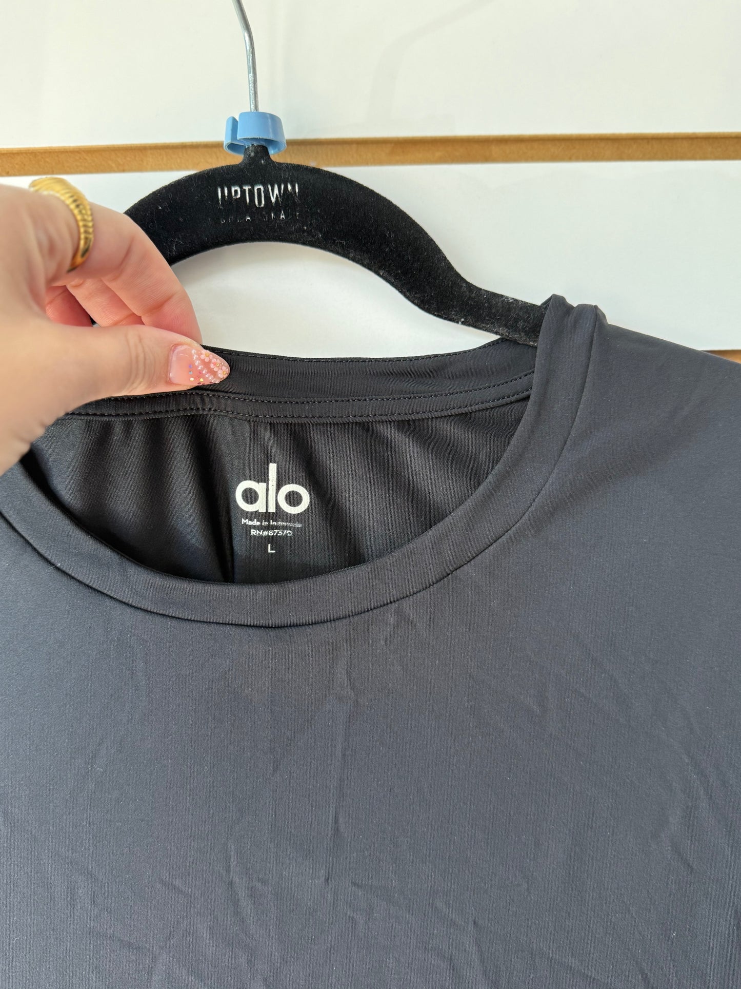 Men’s ALO Yoga black muscle tank size large