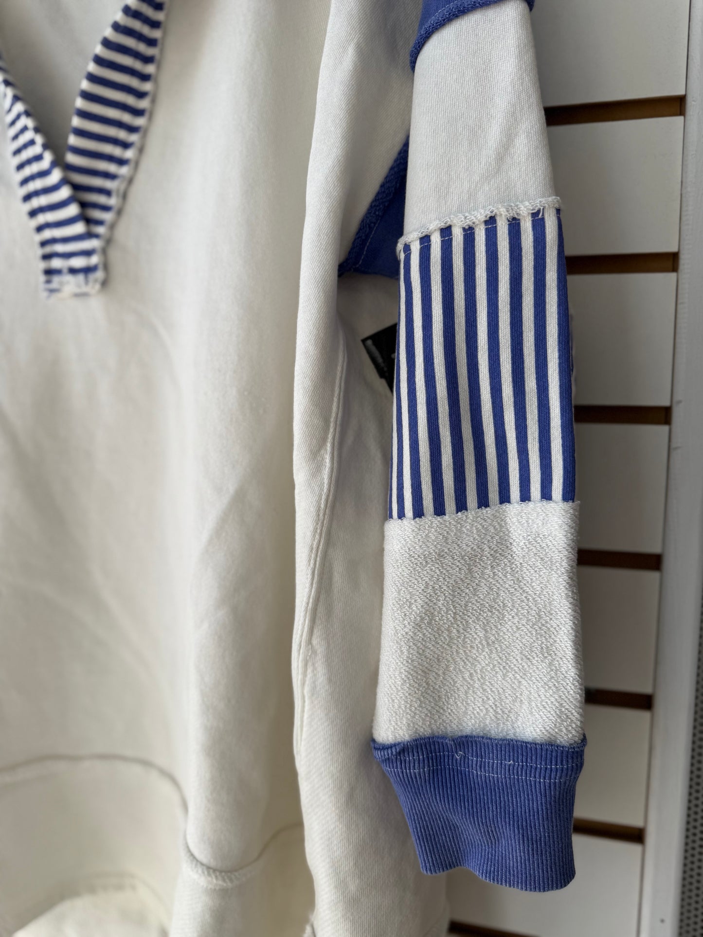 We the Free blue & white striped v neck pullover sz XS