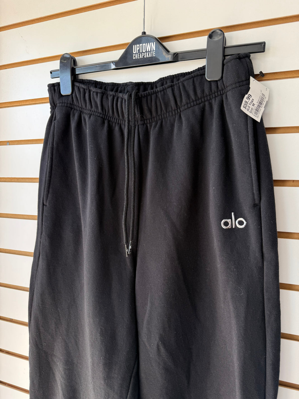 ALO Yoga black jogger sweatpants size medium