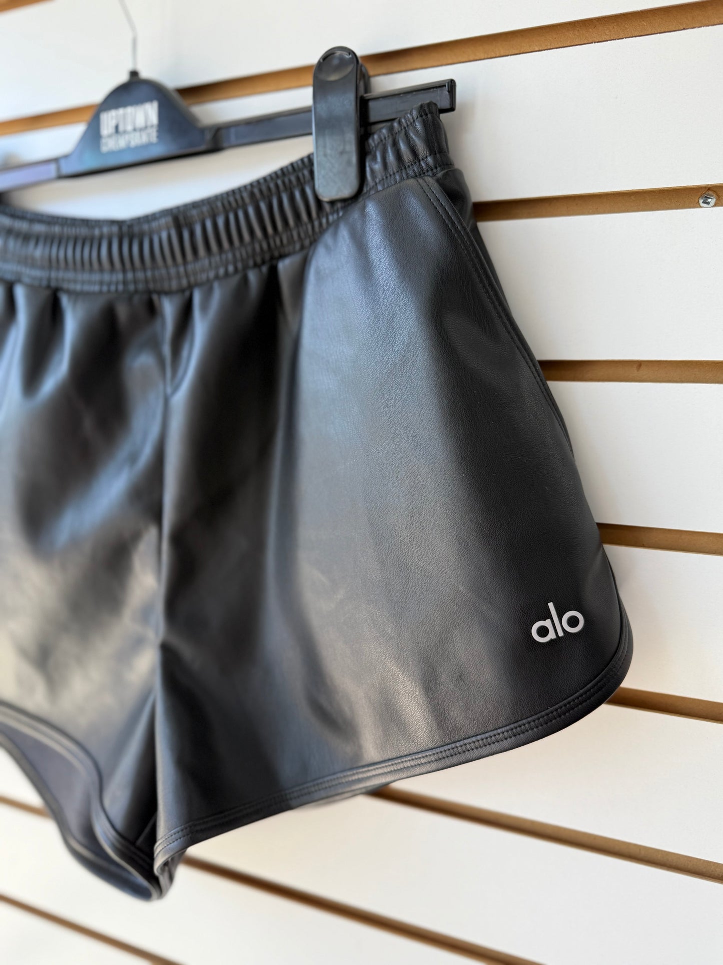 ALO Yoga Women’s Faux Leather Power Hour Short, Black, size Medium