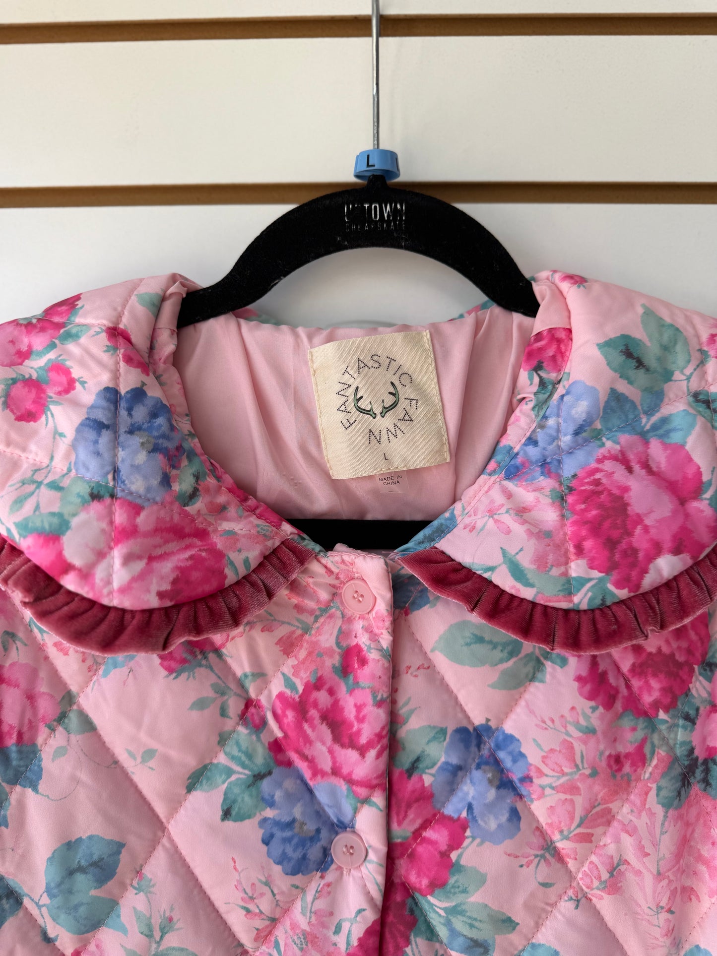 Fantastic Fawn pink floral quilted jacket size large