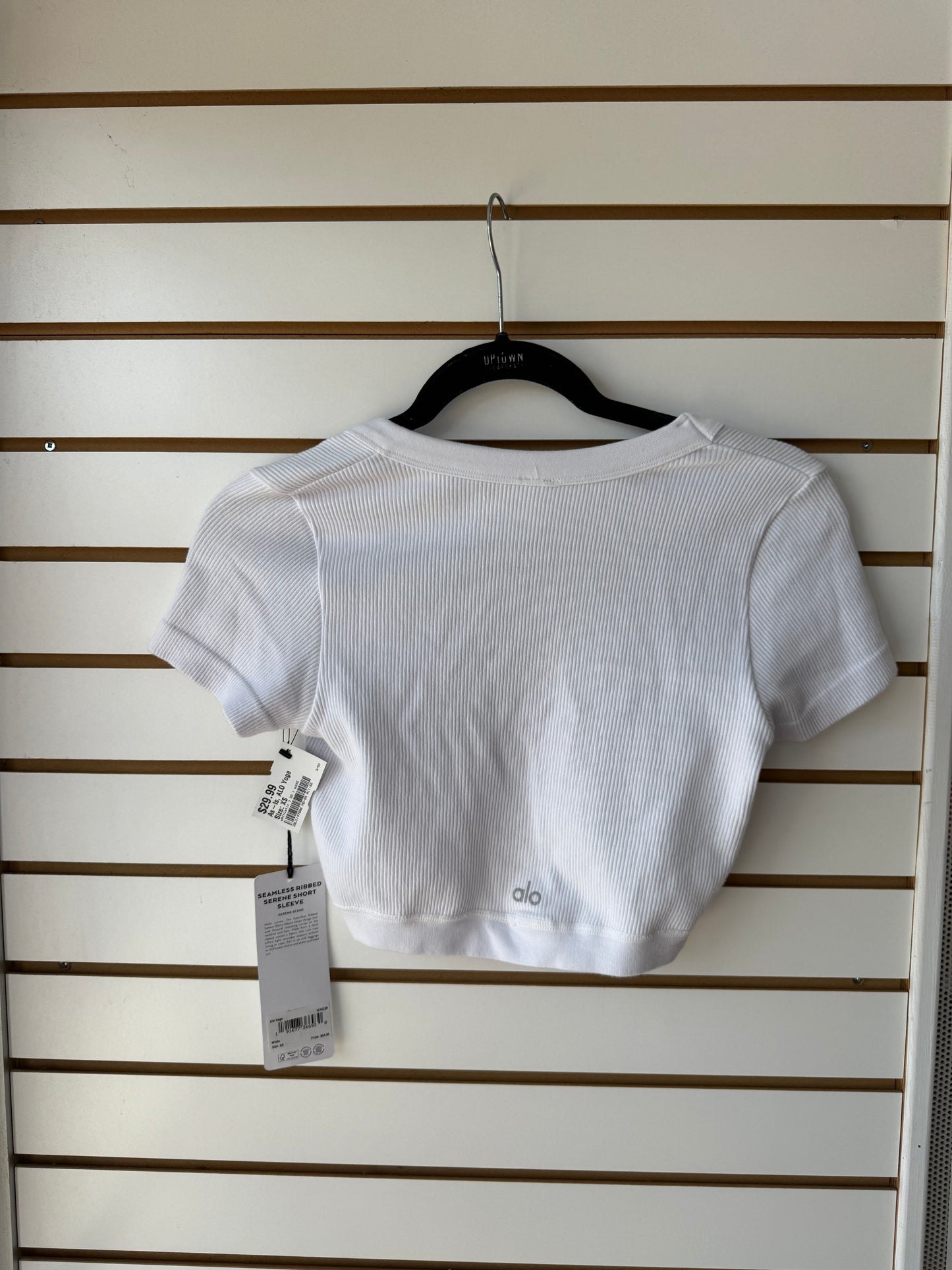NWT ALO Yoga seamless serene ribbed crop size XS (small spot on front)