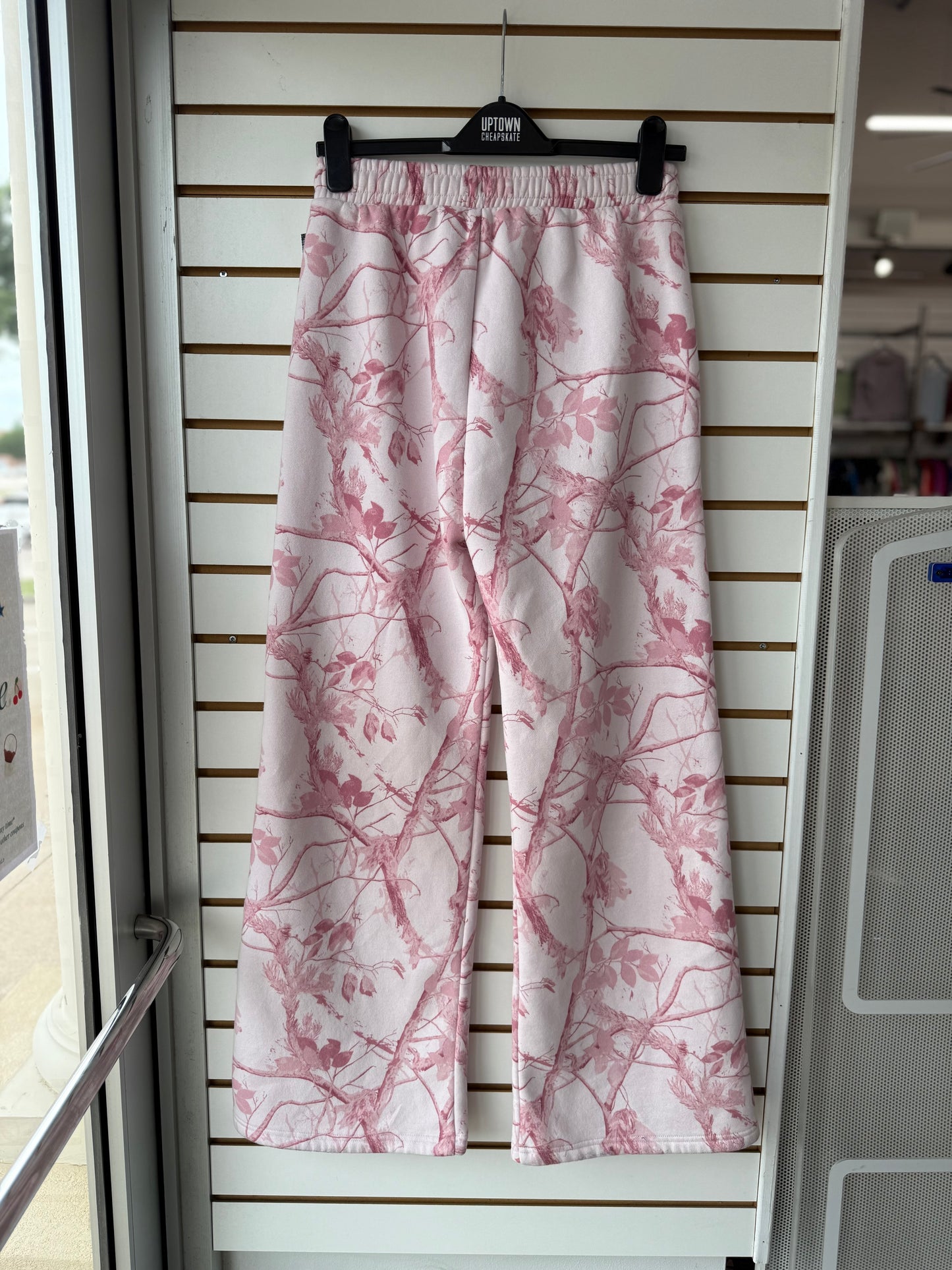NWT Abercrombie & Fitch pink camo sweatpants size small