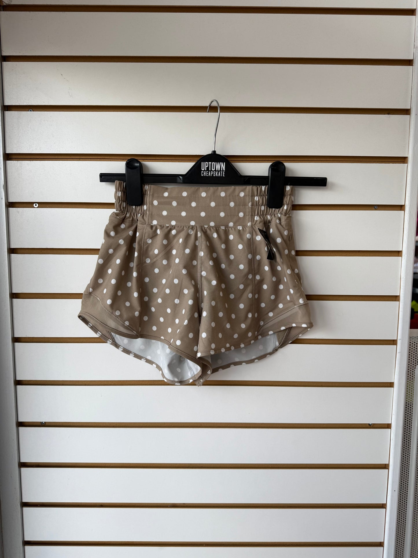Lululemon polka dot hotty hot shorts size 2