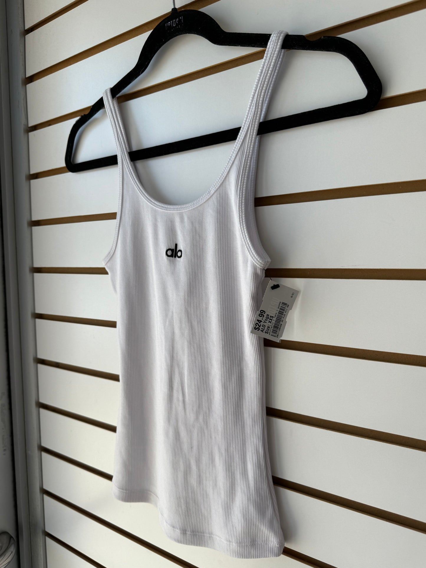 ALO Yoga white ribbed tank size XXS