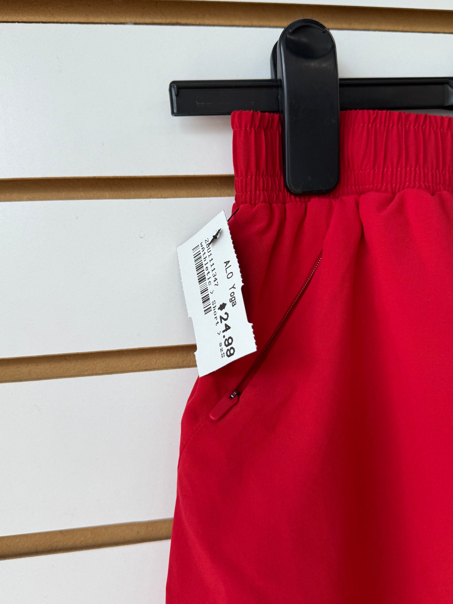 ALO Yoga red shorts sz small