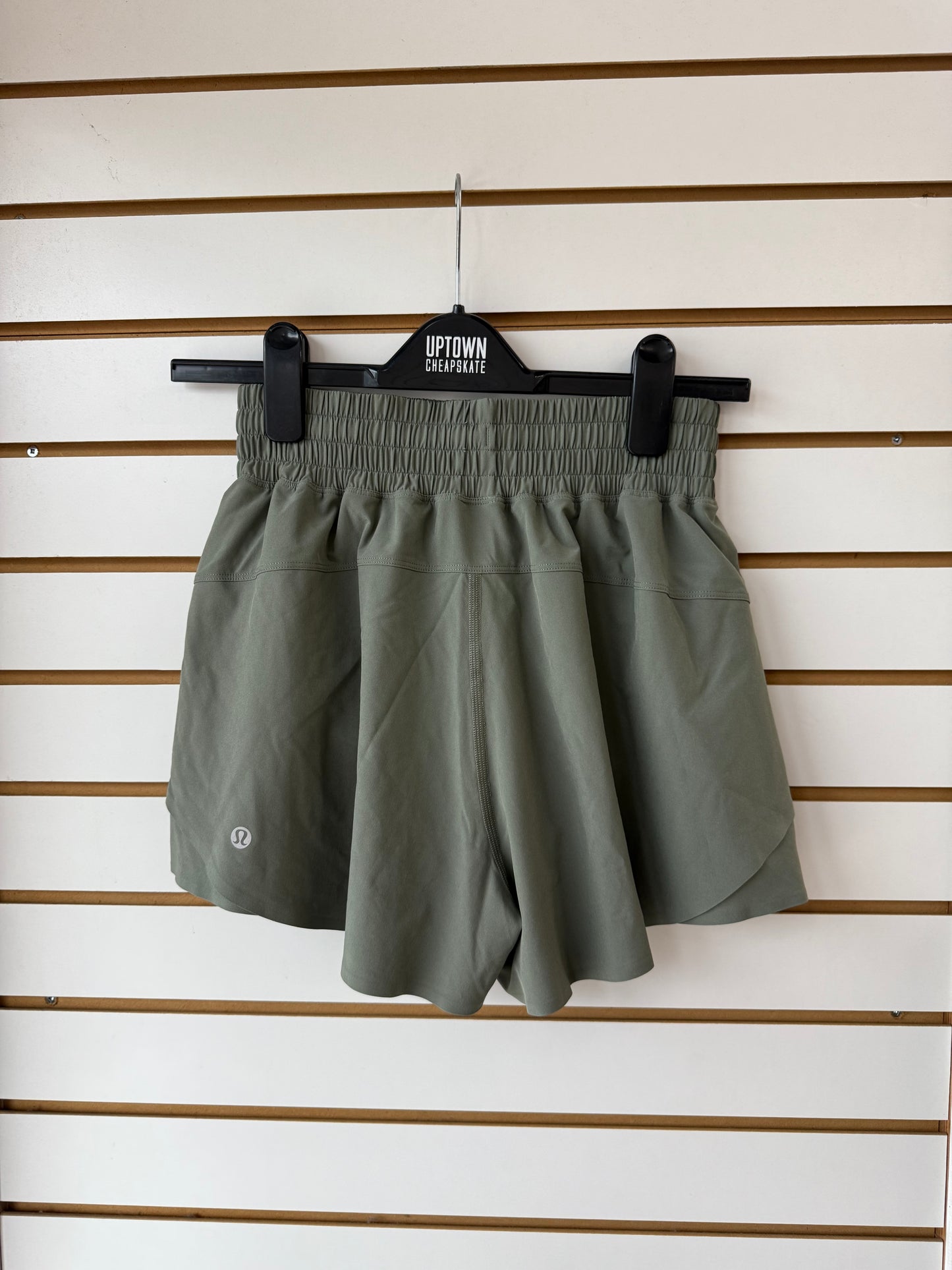 NWT Lululemon shake it out high rise run short size XS