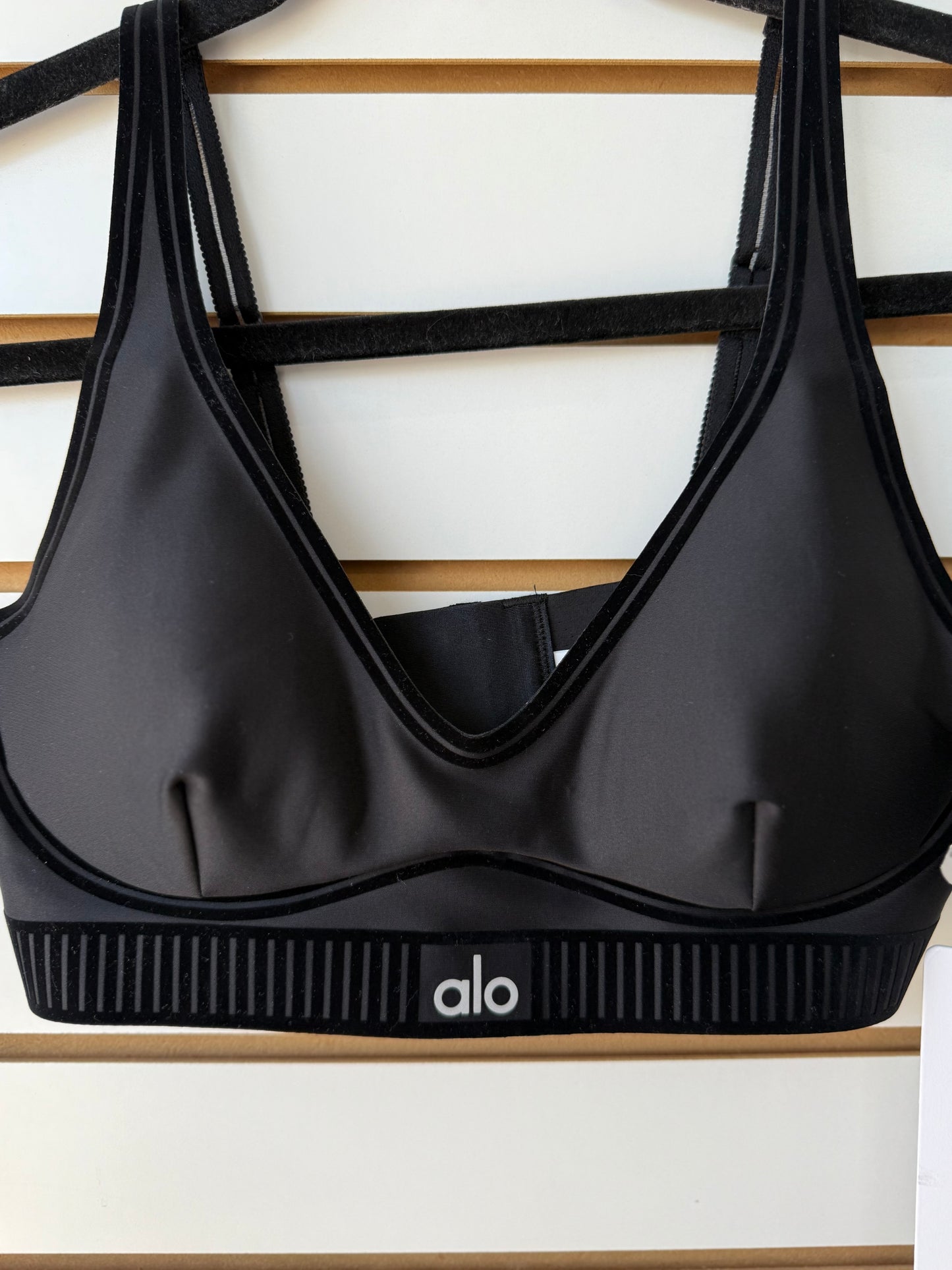 NWT ALO Yoga black airlift line up bra size small