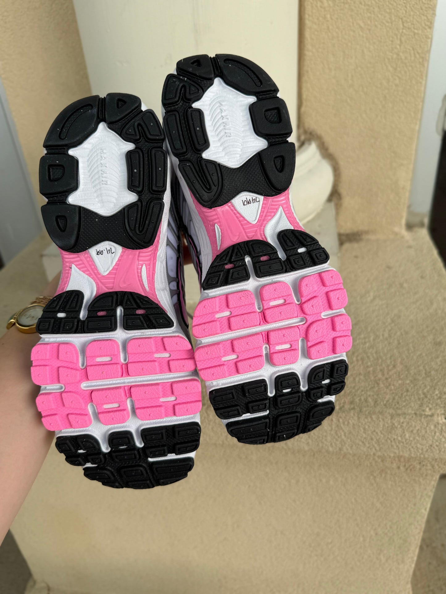 Nike Air Max Moto 2K Women's size 7, like-new