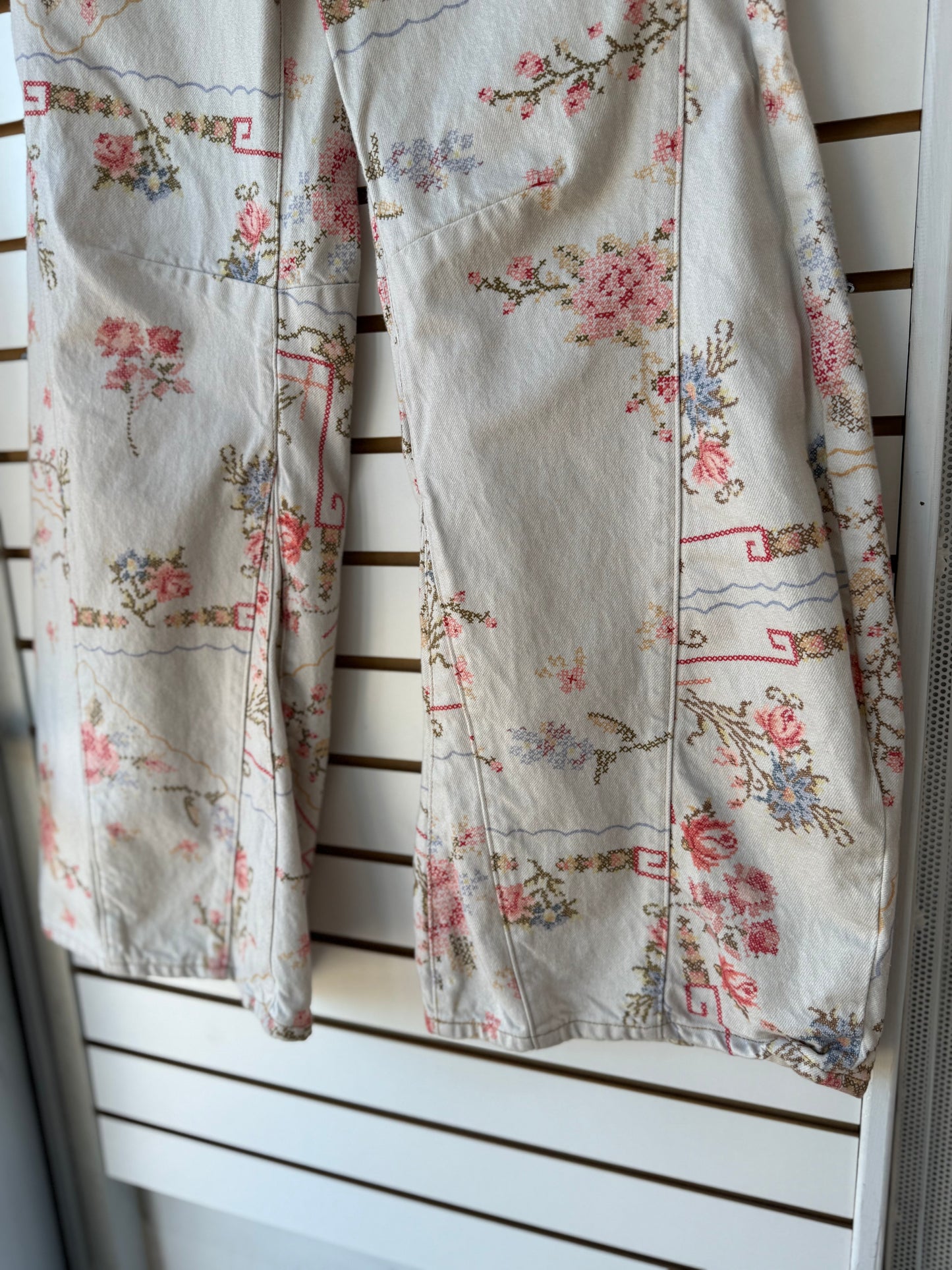 RESERVED We the Free Eden Printed High Ivory Combo Cross Stitch Slouchy Jean sz 25