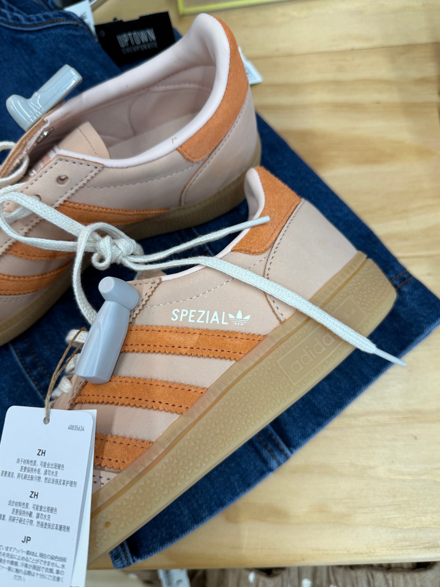 NWT Adidas Handball Spezial Sneaker in Blush Pink, Dusky Orange & Off White size 9 women’s