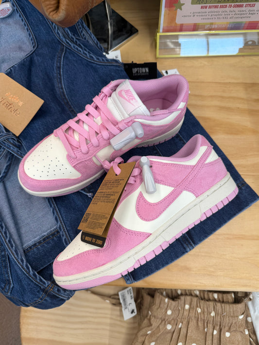 NWT Nike pink sail/rise dunk low size 8.5 women’s