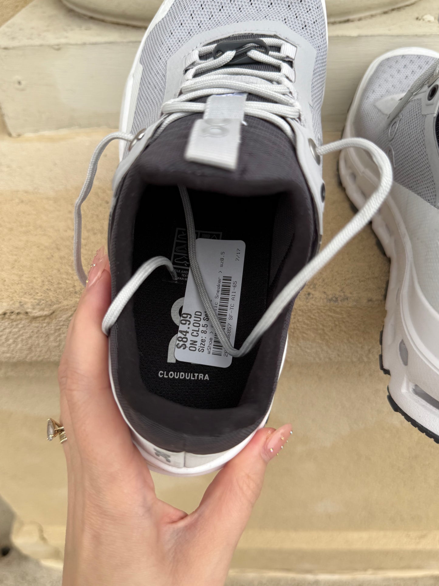 ON Cloudultra glacier frost sneakers size women’s 8.5