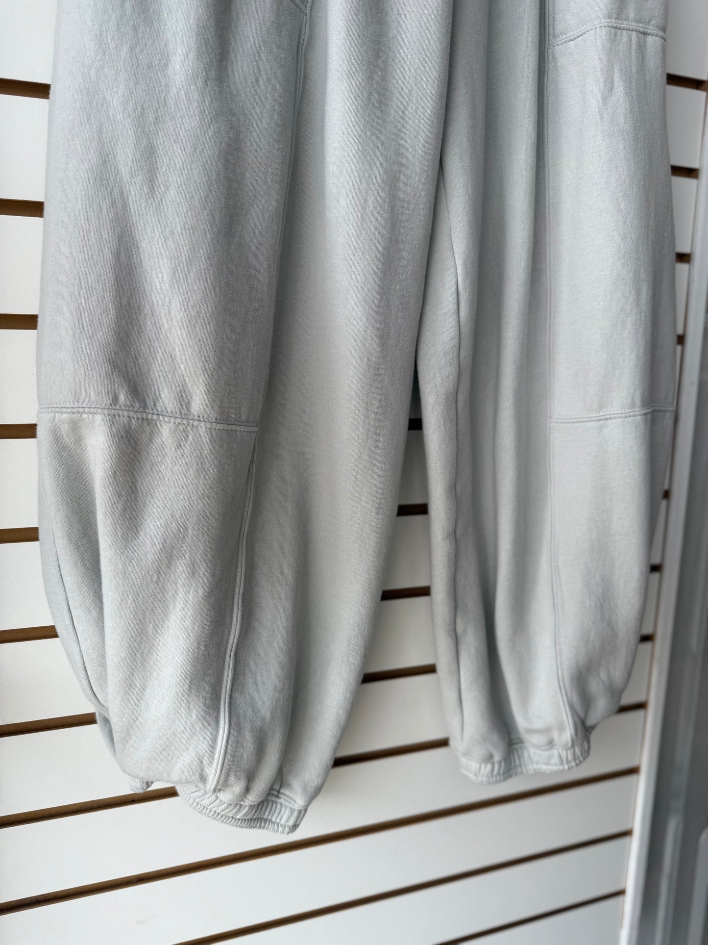 Anthropologie Daily Practice Heather baggy joggers size small in color mint