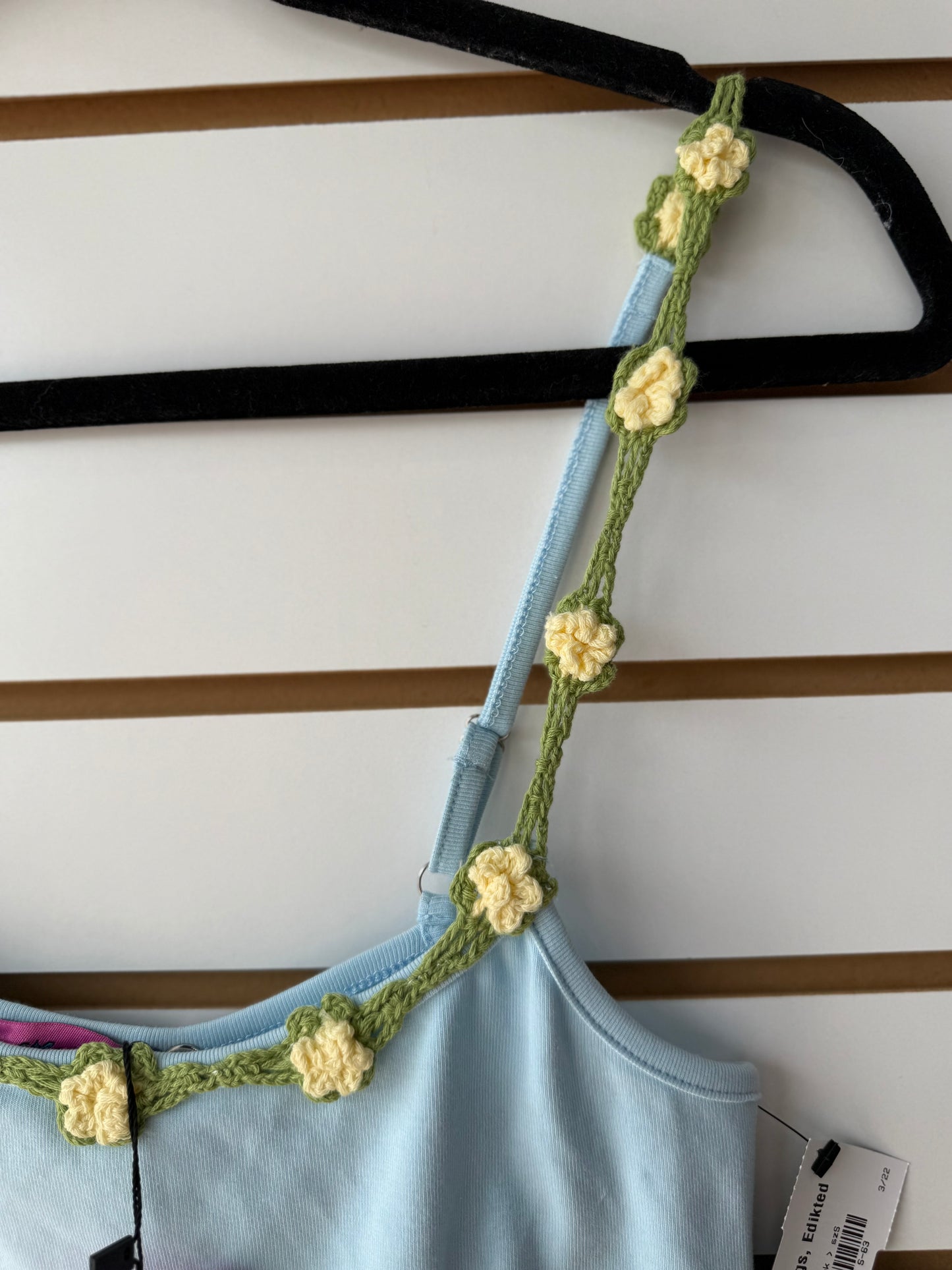 NWT Edikted blue crochet floral tank sz small