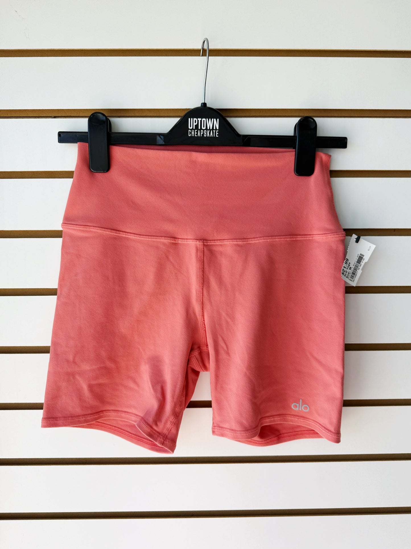 Alo biker shorts sz Med peach pink