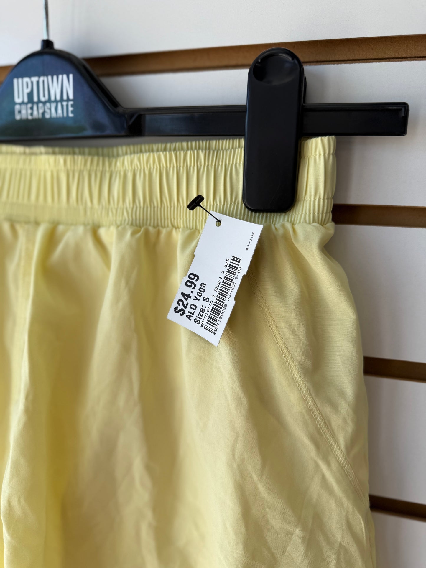 ALO yoga yellow shorts size small