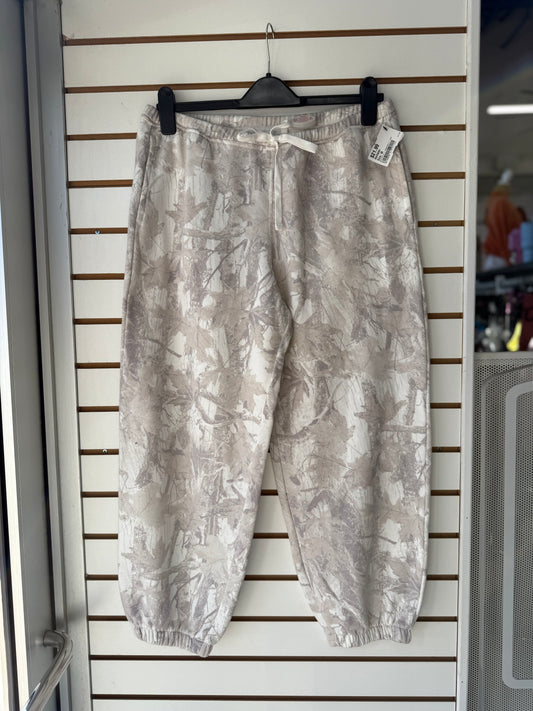 Hollister camo jogger sweats size medium