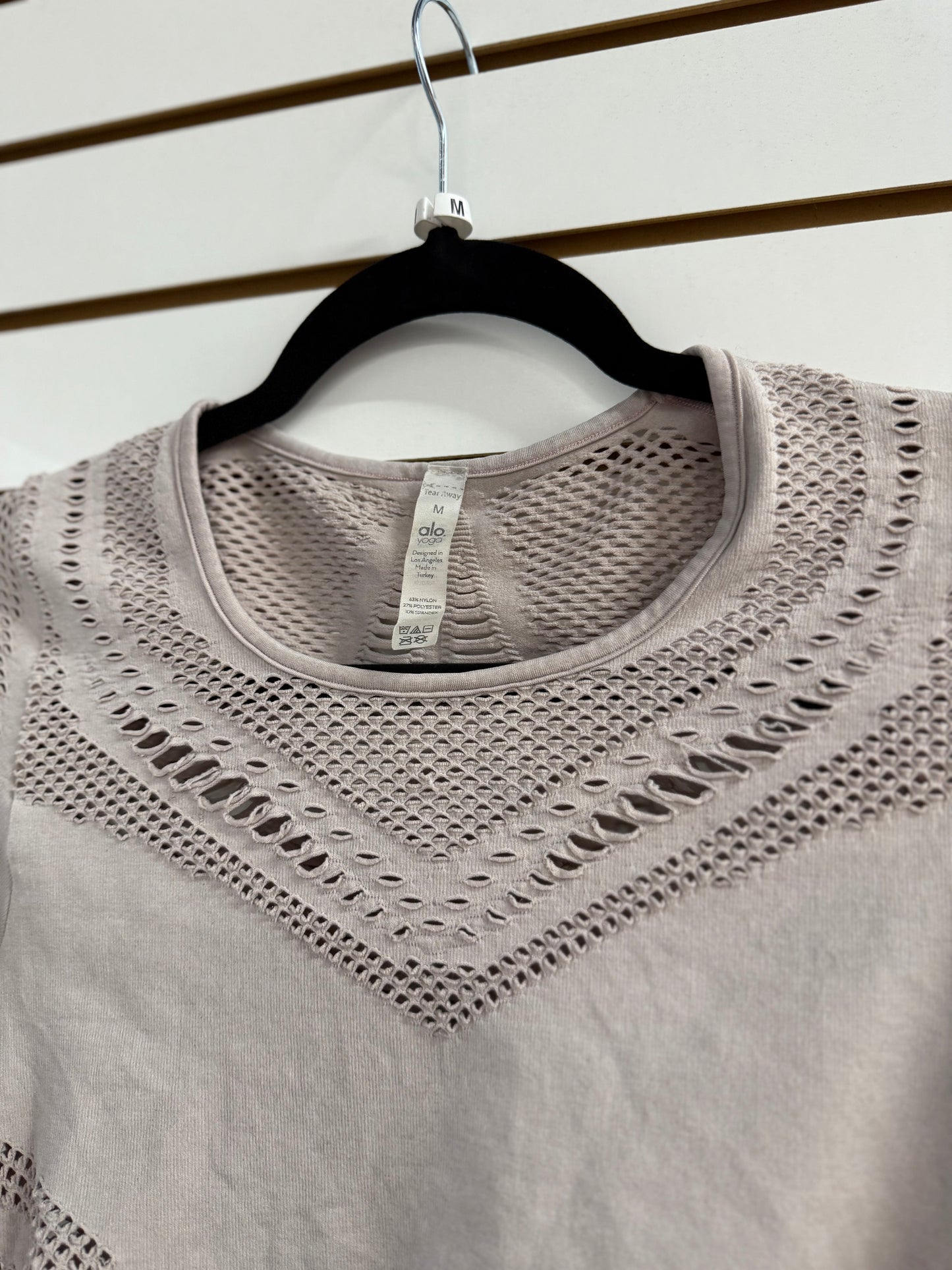 ALO Yoga siren long sleeve top size small (small spot on sleeve)