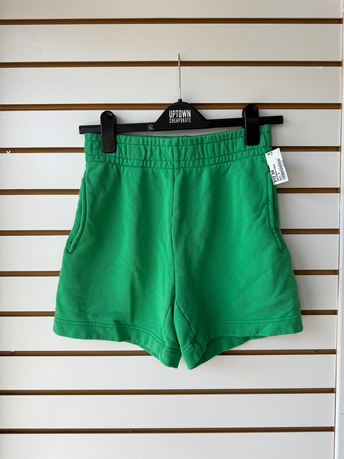 Wilfred Free Aritzia green sweat shorts size small