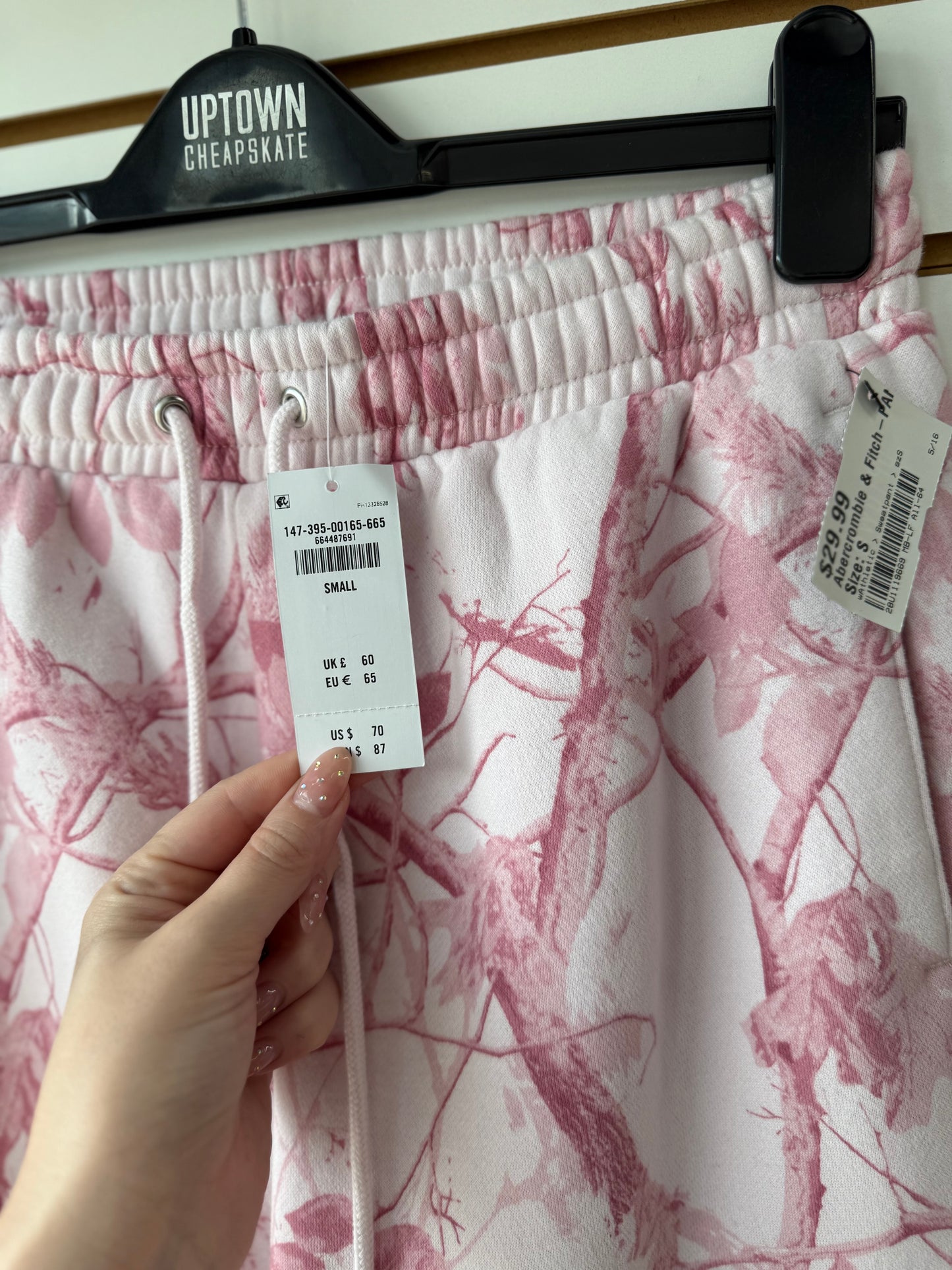 NWT Abercrombie & Fitch pink camo sweatpants size small