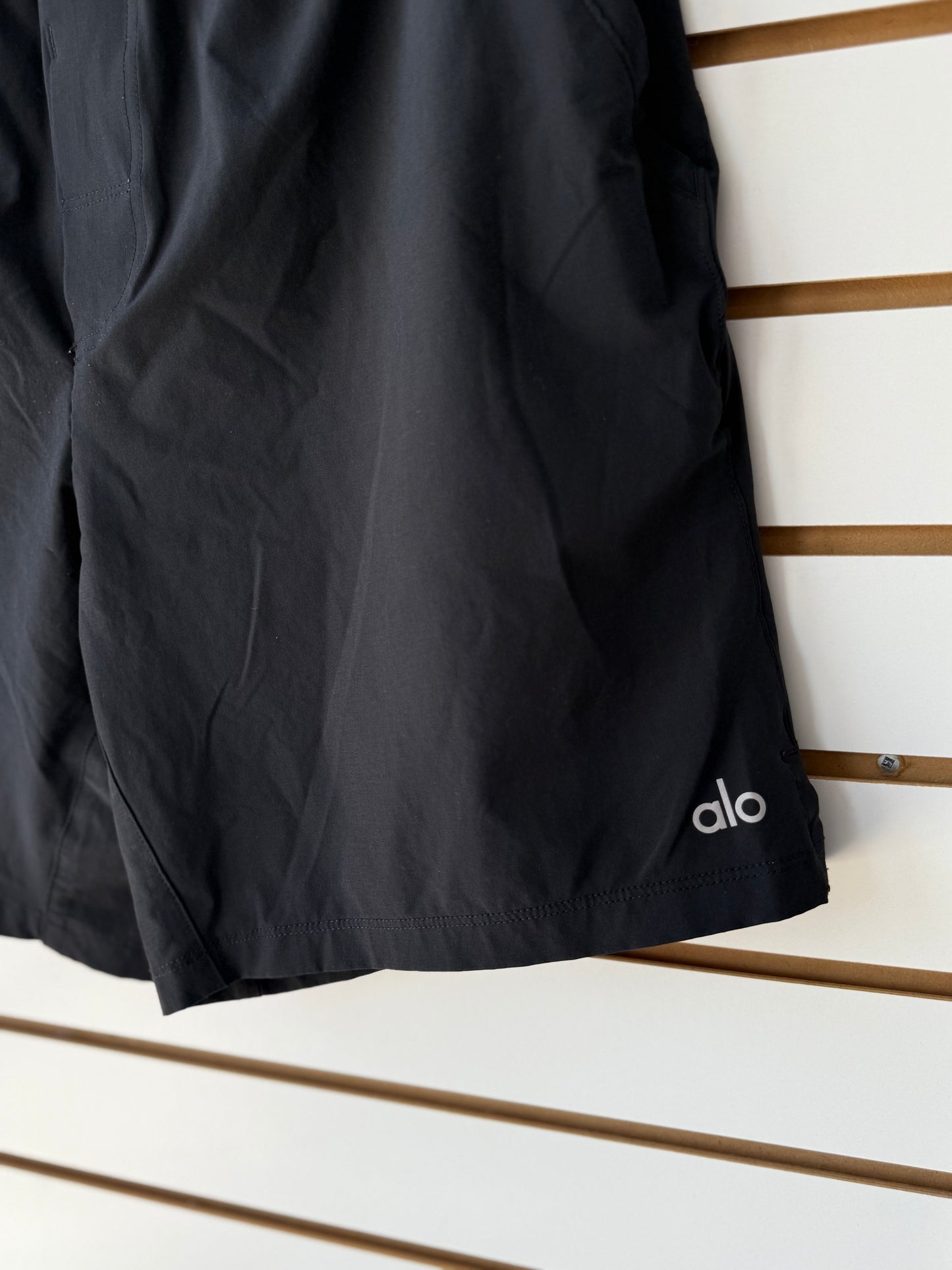 Men’s ALO Yoga black shorts size medium