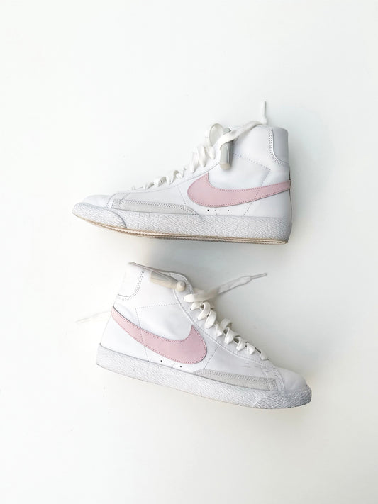 Nike Blazer Mid ‘77 sz 6.5Y / women’s 8