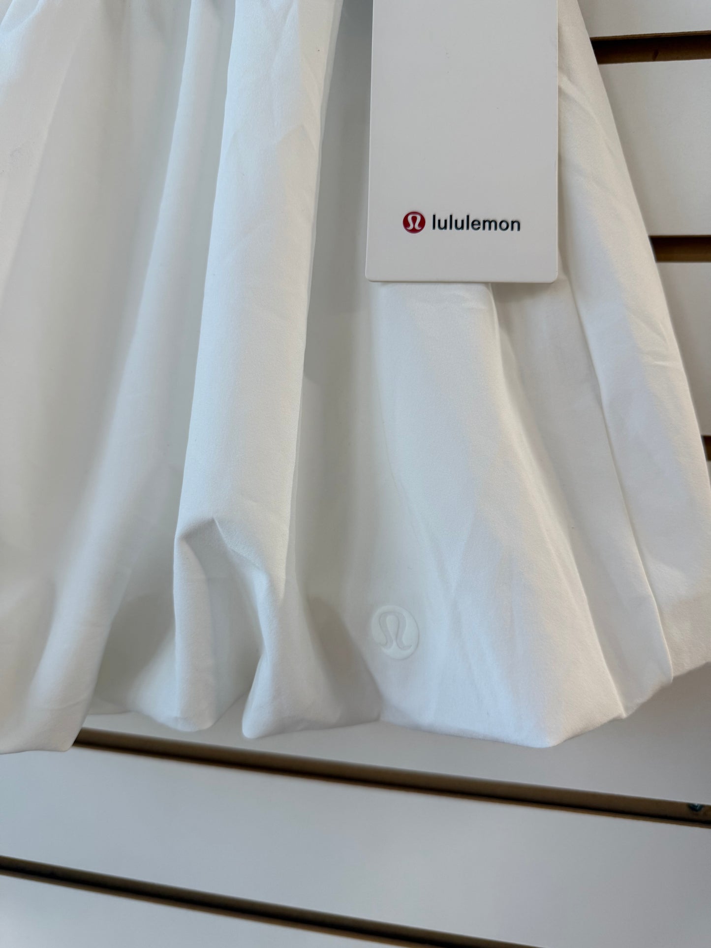 NWT Lululemon white bubble hem skirt sz Large