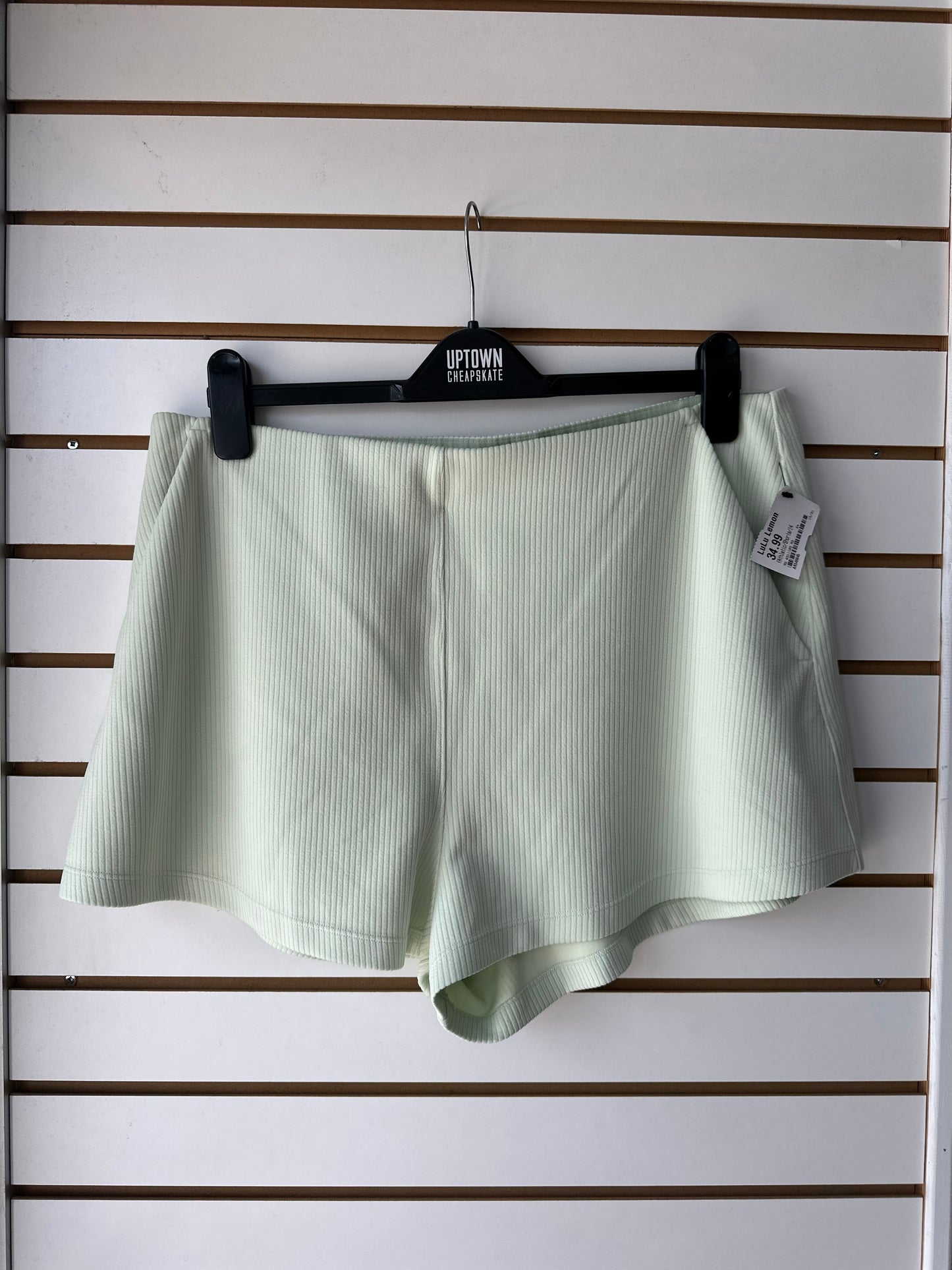 Lululemon sz 14 softstreme ribbed high rise pale green shorts