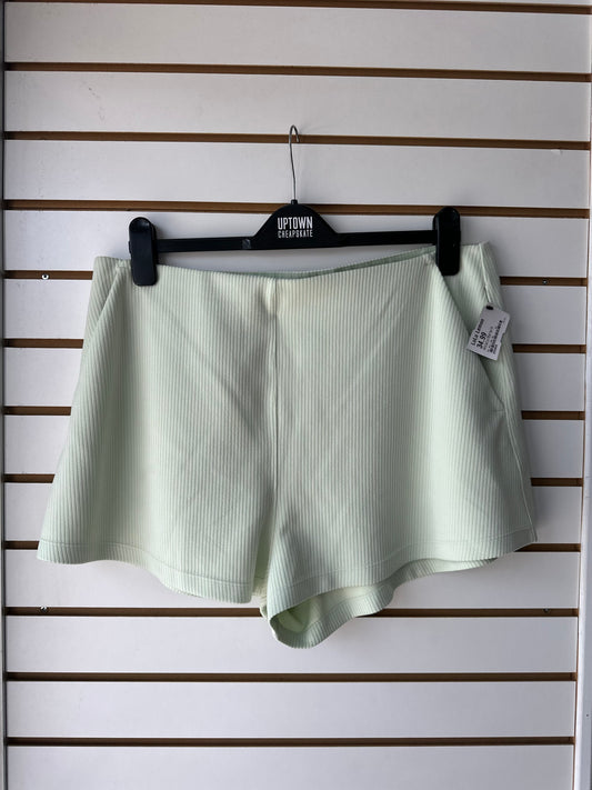Lululemon sz 14 softstreme ribbed high rise pale green shorts