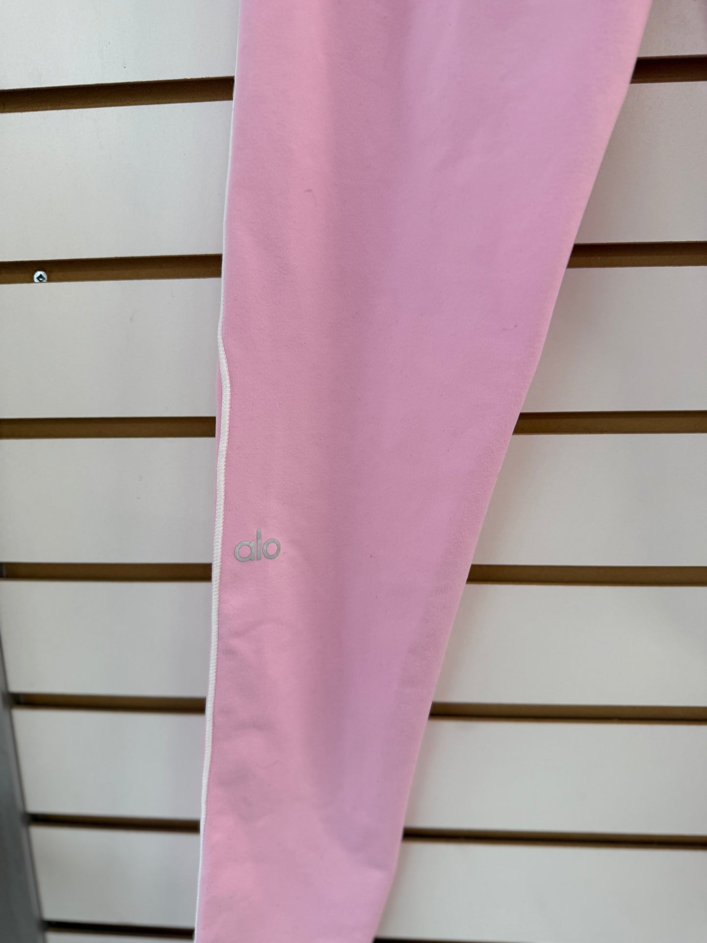 ALO pink heartthrob leggings size small (light marks on waistband)