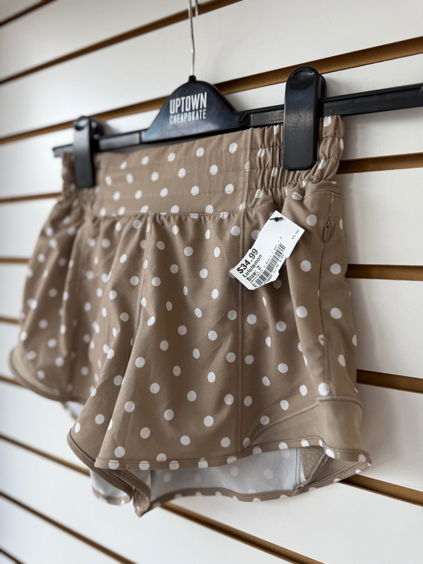 Lululemon polka dot hotty hot shorts size 2