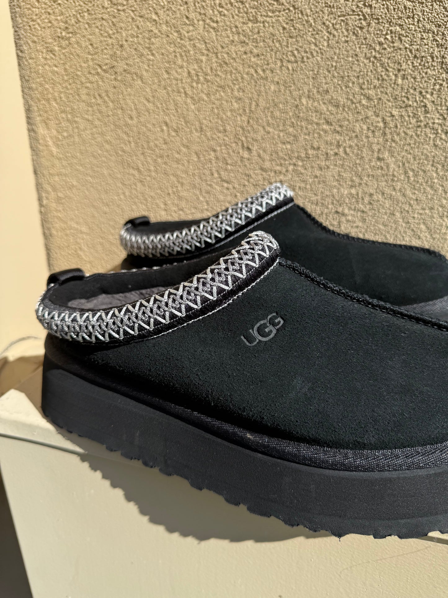 Ugg Tasman black platform slides size 7