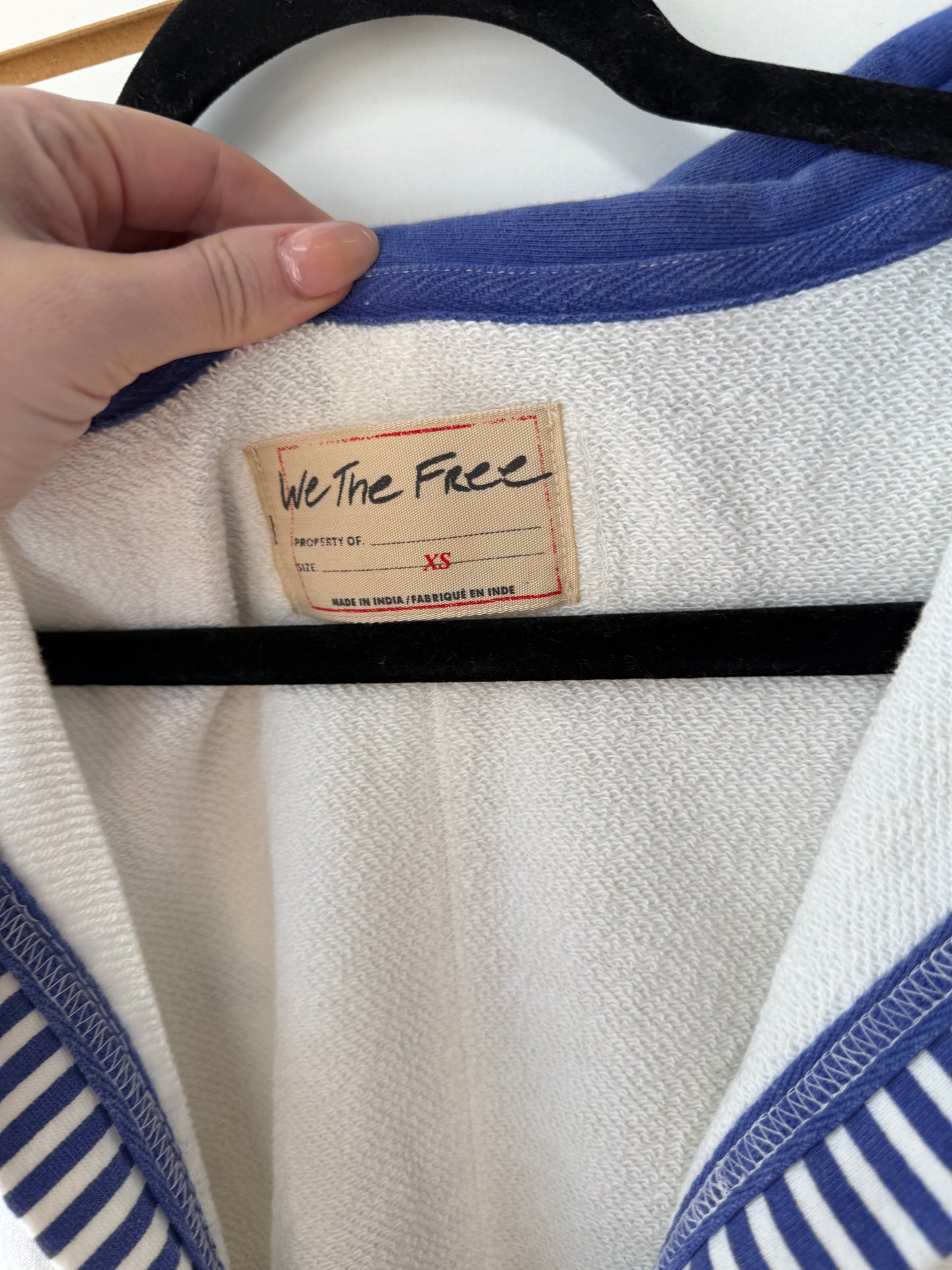 We the Free blue & white striped v neck pullover sz XS