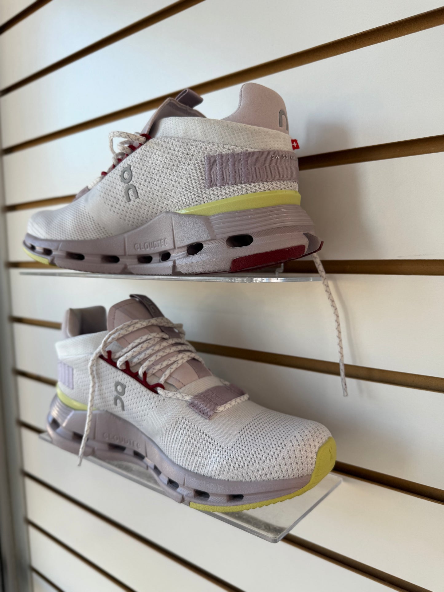 Women’s On Cloud Cloudnova sneakers sz 7.5