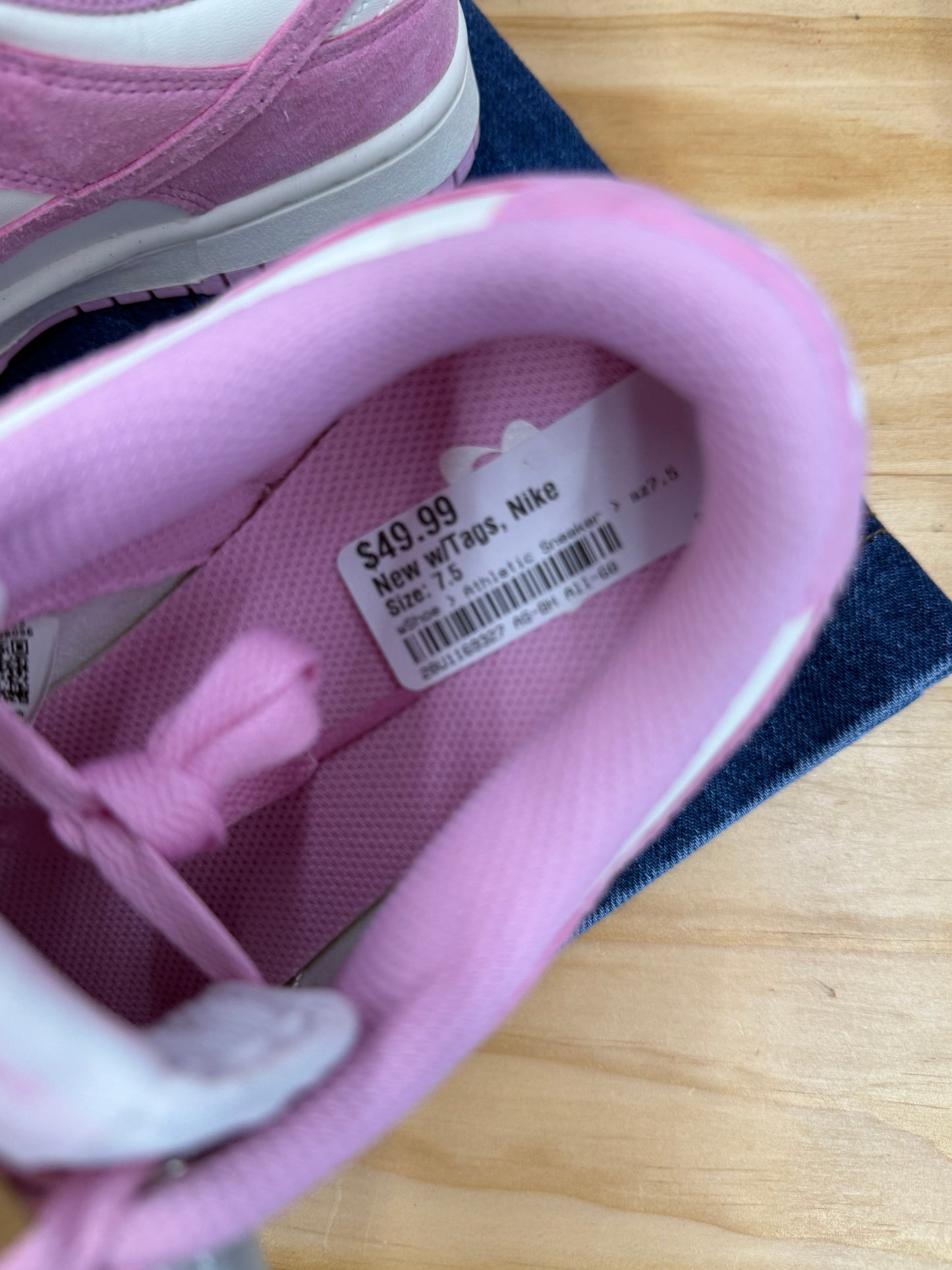 NWT Nike pink sail/rise dunk low size 7.5 women’s