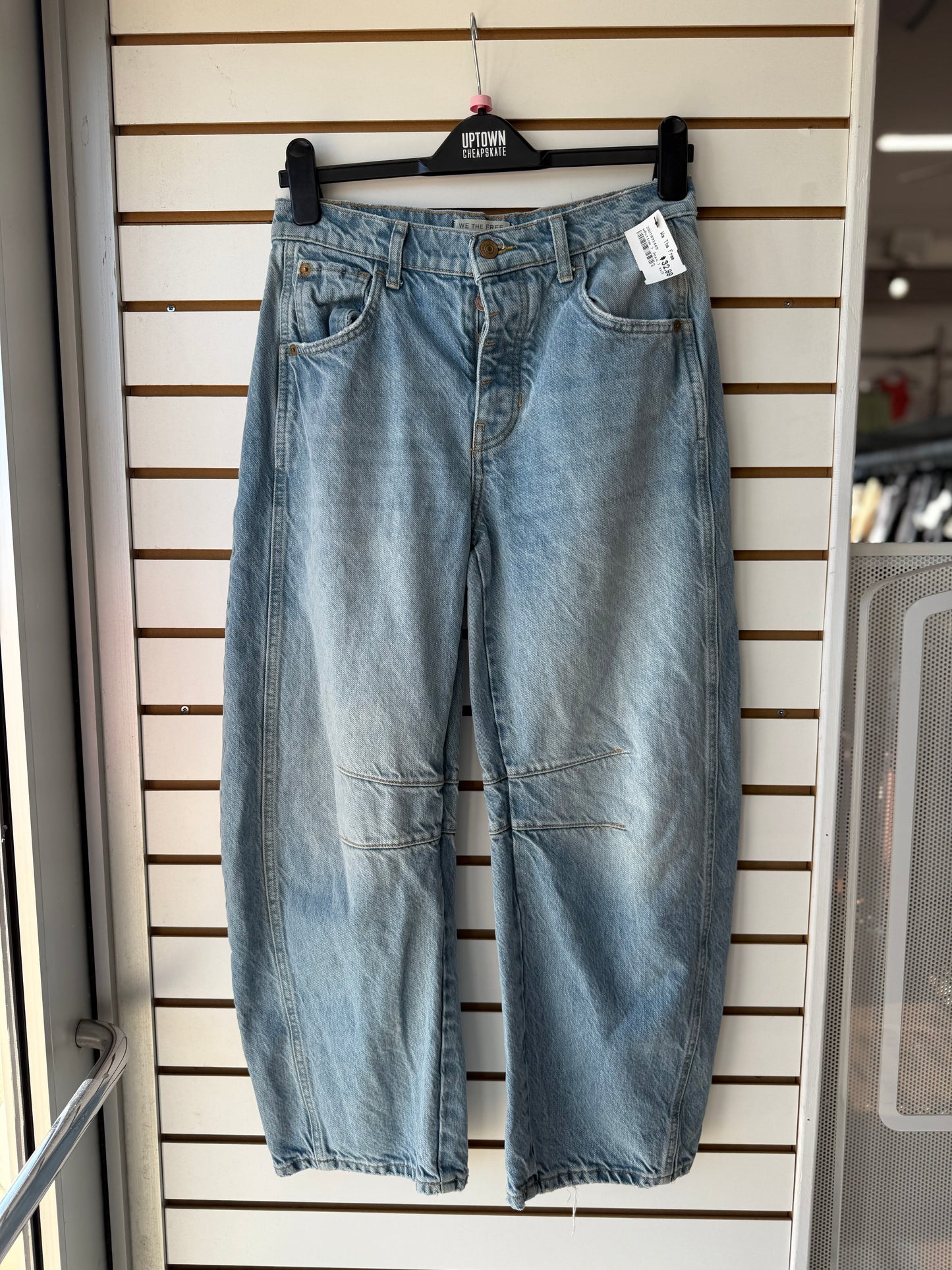 We the Free denim barrel jeans sz 25
