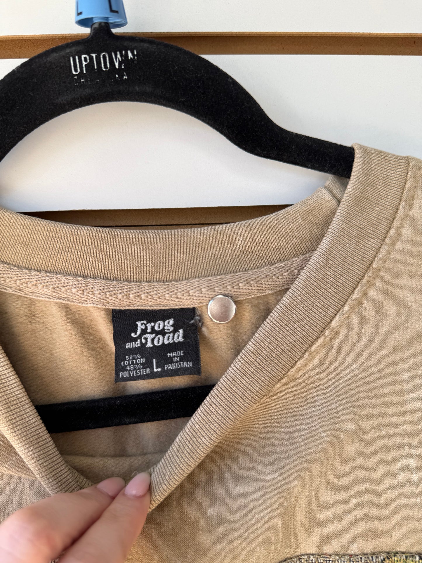 Frog & Toad tapestry tan pullover size Large