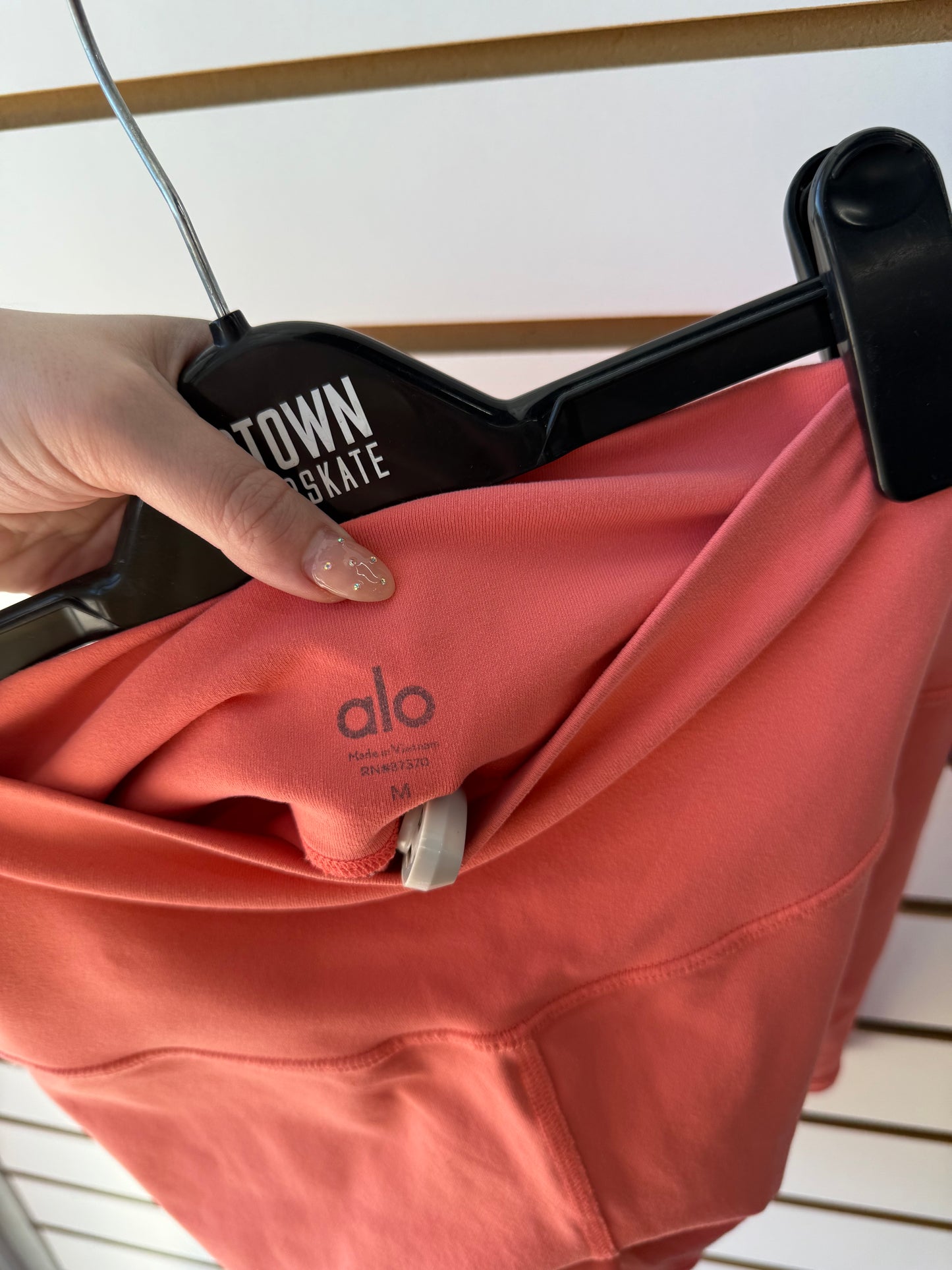 Alo biker shorts sz Med peach pink