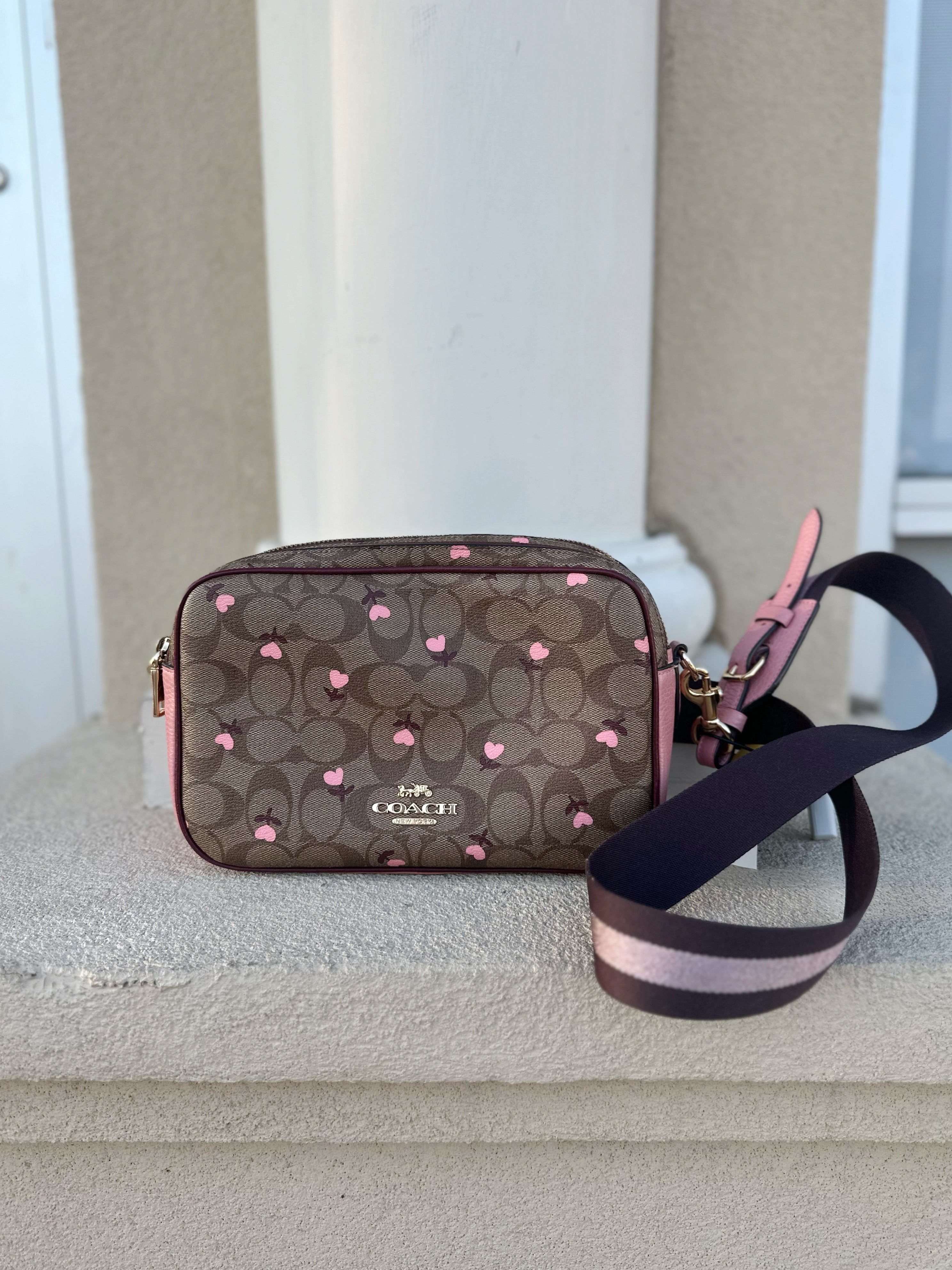 Coach Jes Crossbody in Chalk outlet with Floral Heart Print