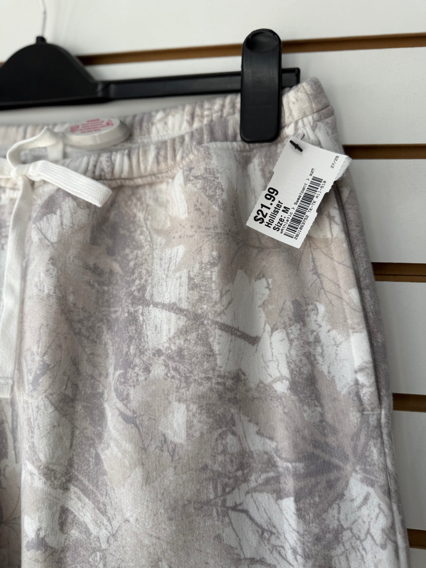 Hollister camo jogger sweats size medium