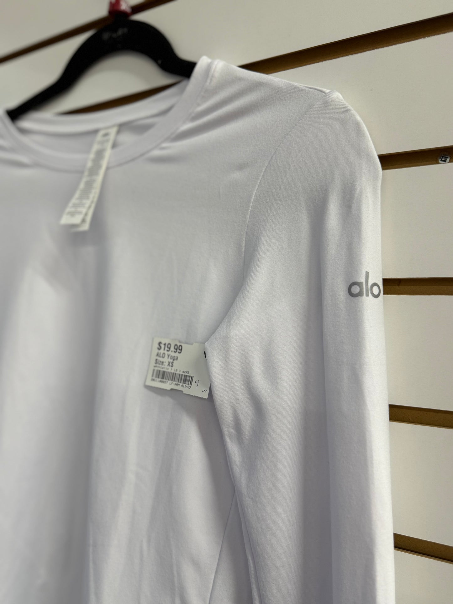 ALO Yoga white long sleeve size XS