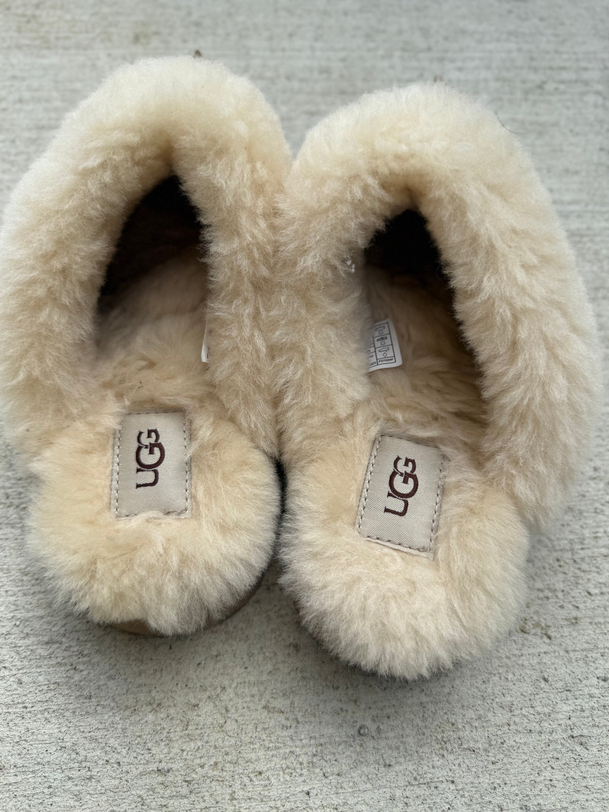UGG platform disquette slippers size 8 women’s