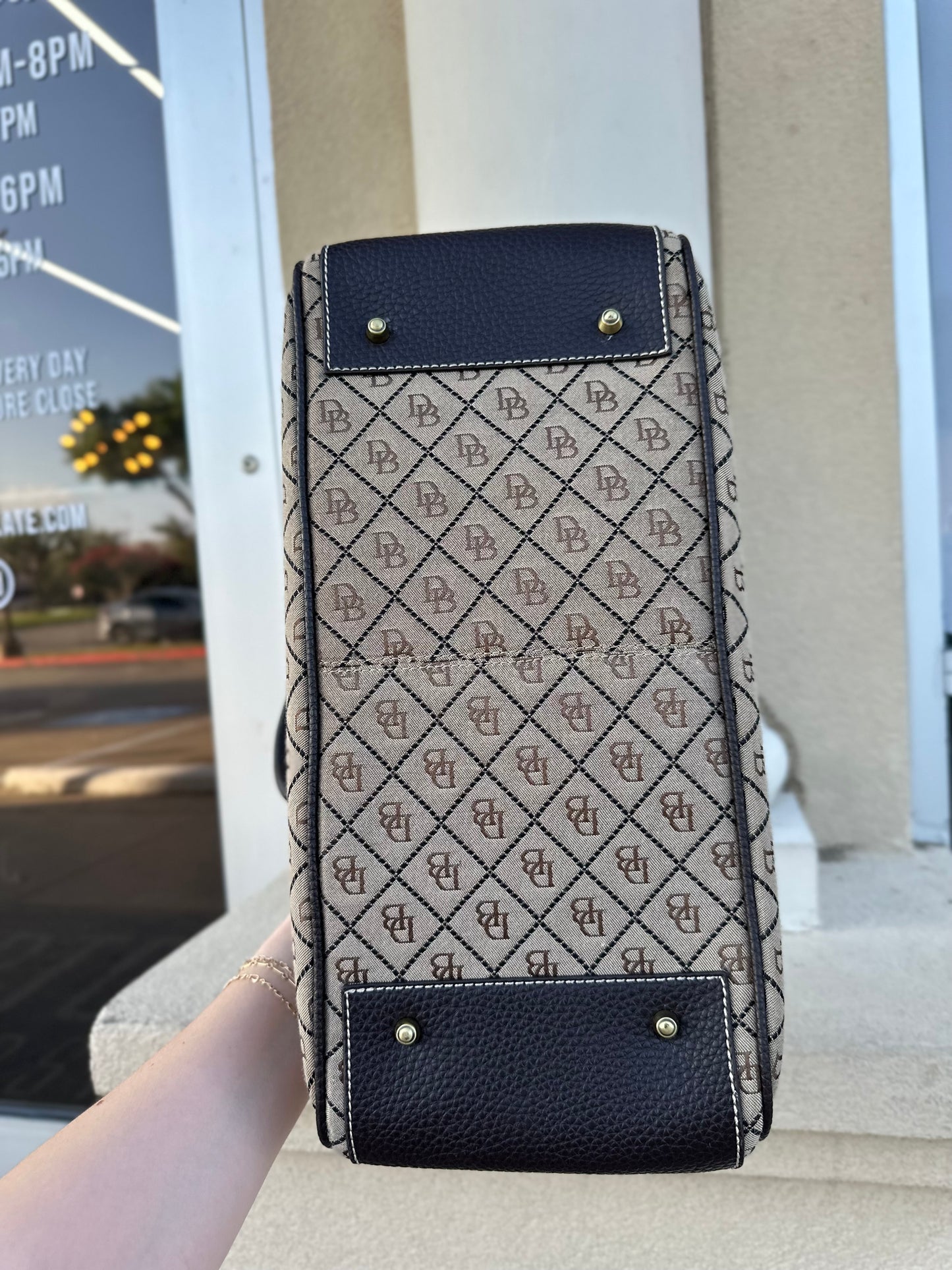 Dooney & Bourke large shoulder bag (no long strap)