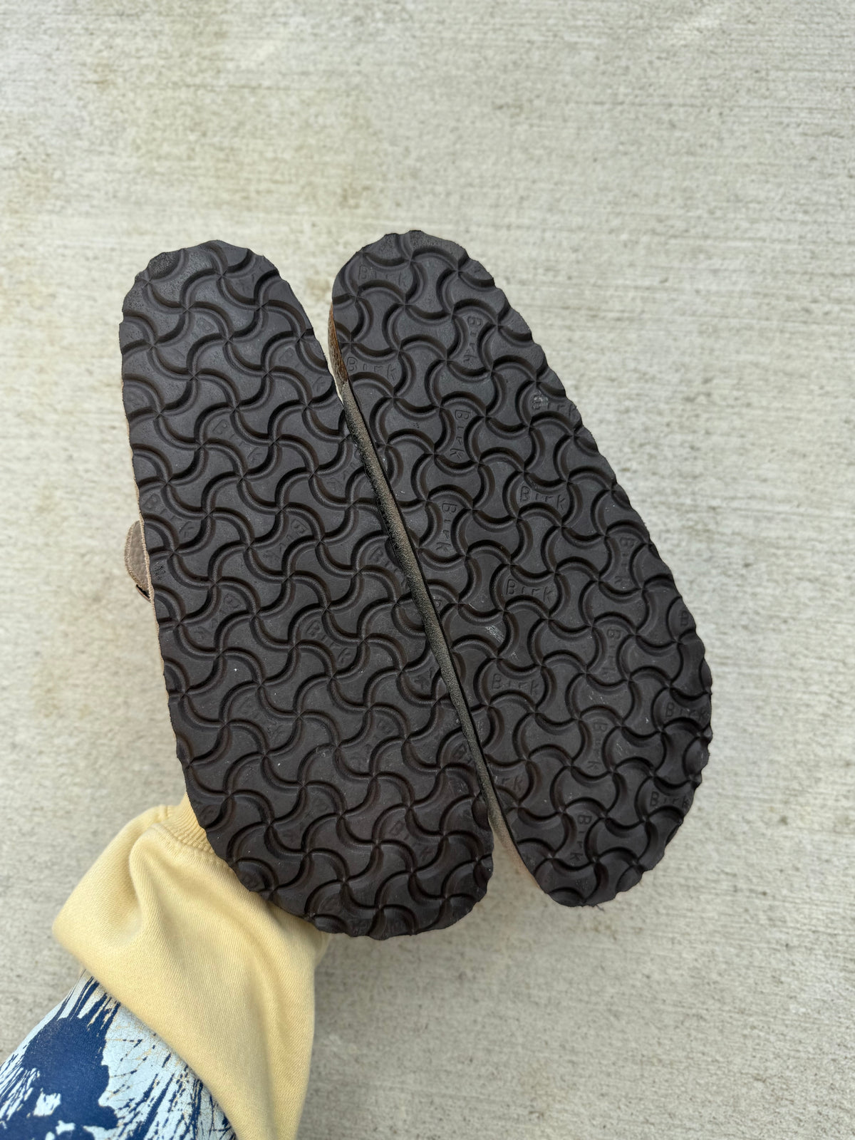 Birkenstock boston suede softbed clogs size women’s 9
