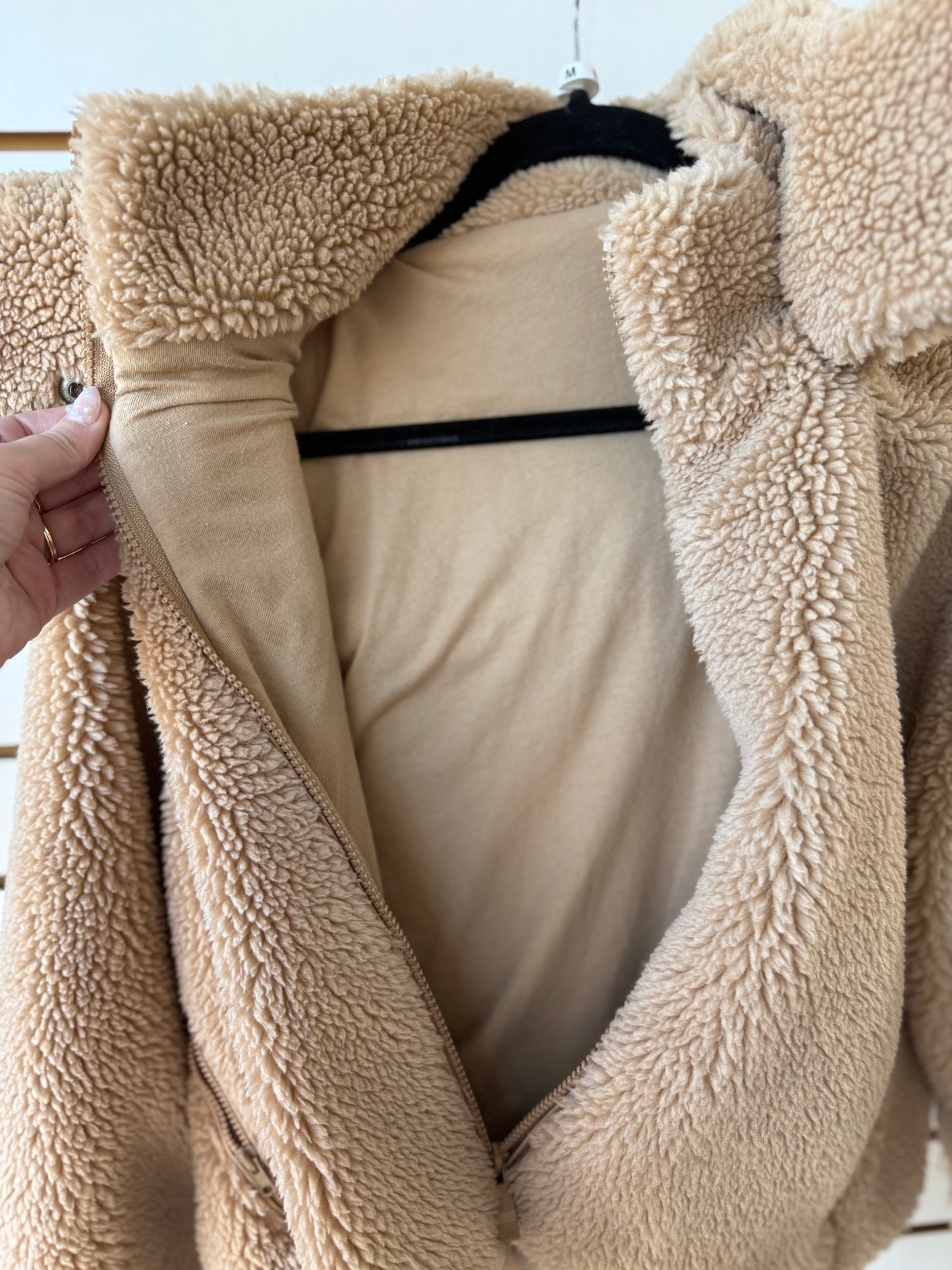 ALO Yoga foxy sherpa jacket (no size tag, best fit S/M) with removable hood