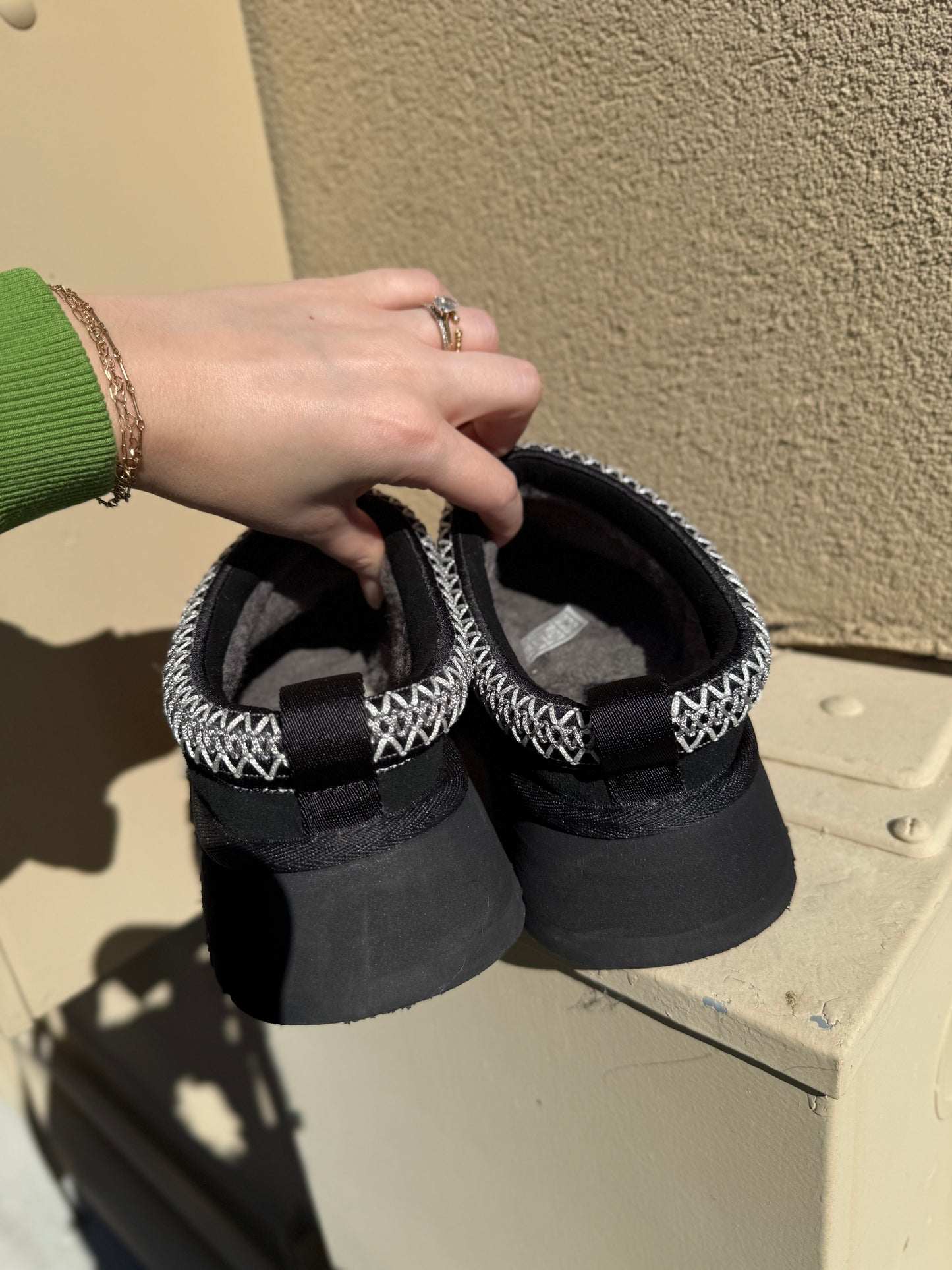 Ugg Tasman black platform slides size 7